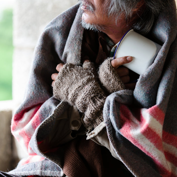Buy Blankets in Bulk for Homeless Support and Charity in Canada