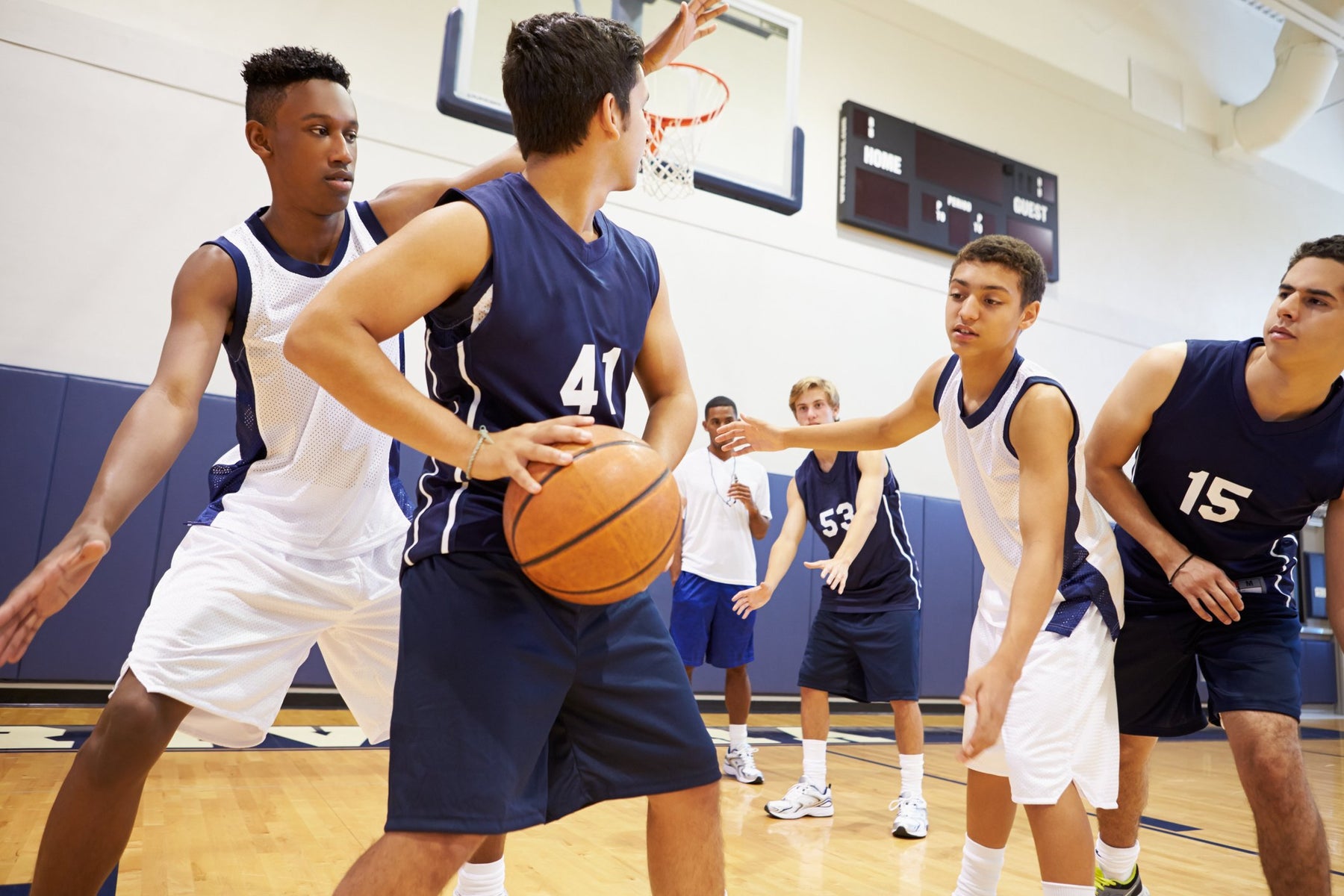 Promoting school spirit by getting your sports team matching uniforms and wholesale backpacks